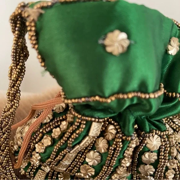 Elegant Green Metal, Plastic, Wooden Beaded Satin Women's Bag - Picture 3 of 10